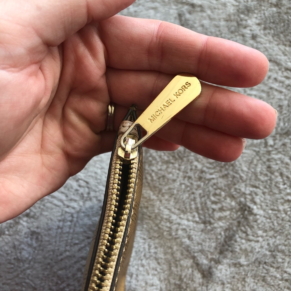 Michael Kors Large Wristlet (Gold Metallic) - Picture 6 of 7
